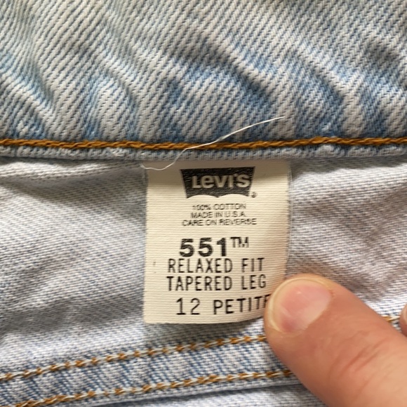 Vintage Levi mom jeans - Picture 8 of 17